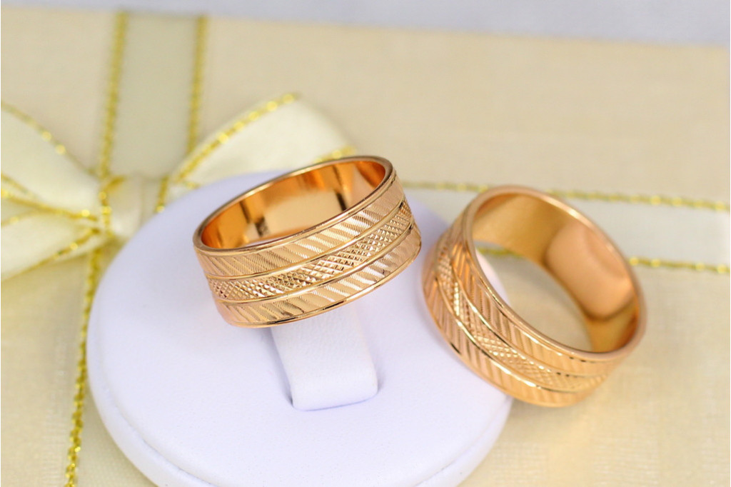 Обручка Xuping Jewelry гранована 8 мм 16,18 р золотиста 16