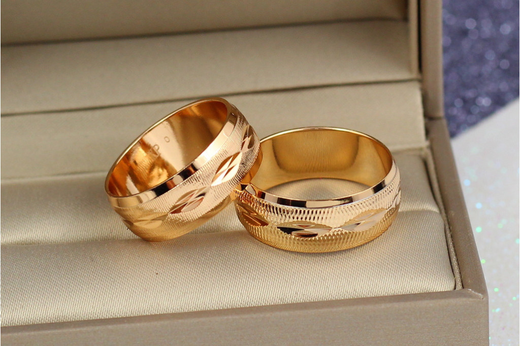 Обручка Xuping Jewelry гранований малюнок крапелька 8 мм р16 золотиста