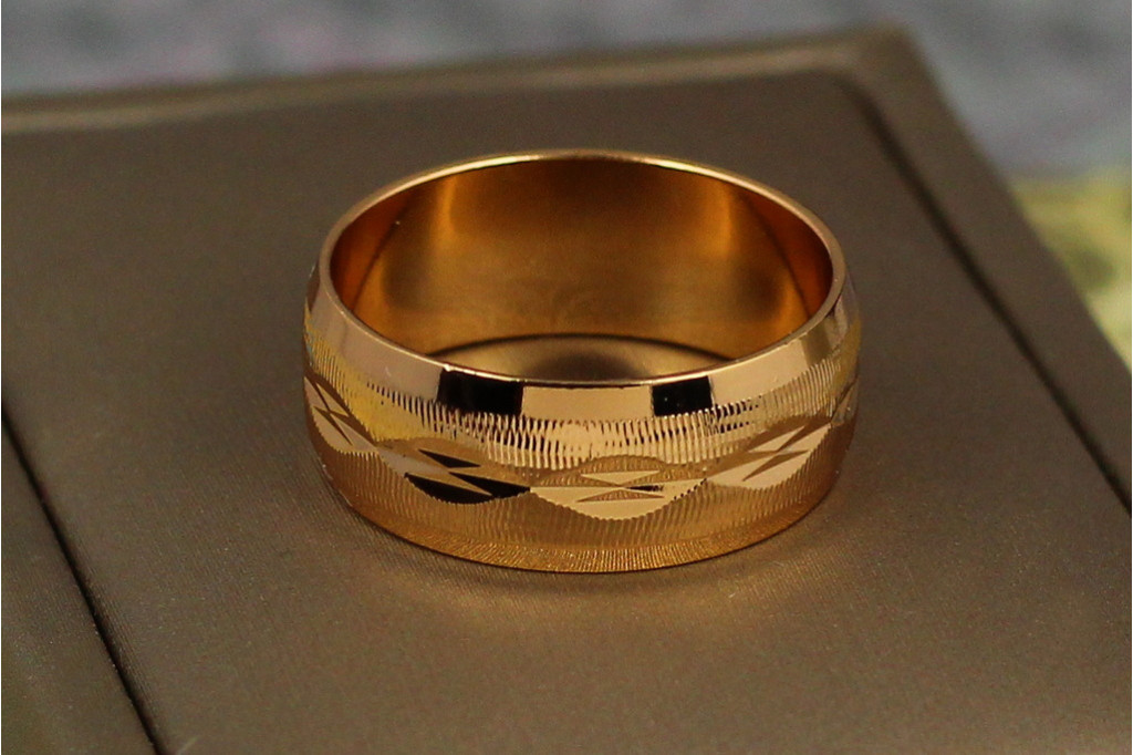 Обручка Xuping Jewelry гранований малюнок крапелька 8 мм р16 золотиста