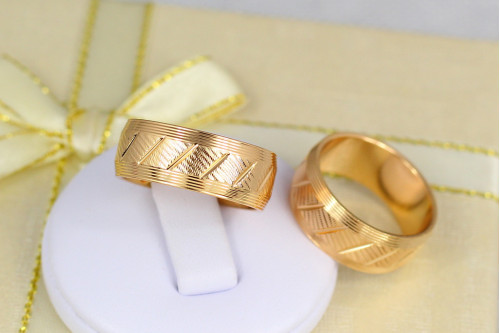 Обручка Xuping Jewelry гранована з скісними краями 8 мм 16,17,18,19 р золотиста Медичне золото, 20
