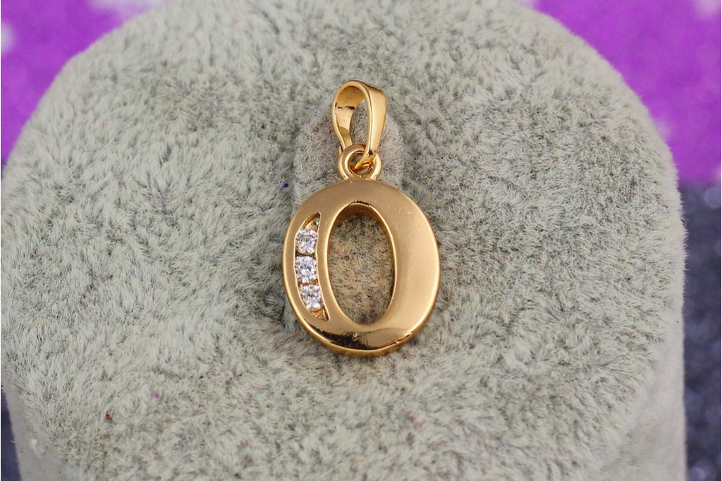 Кулон Xuping Jewelry буква O 1,5 см золотистый