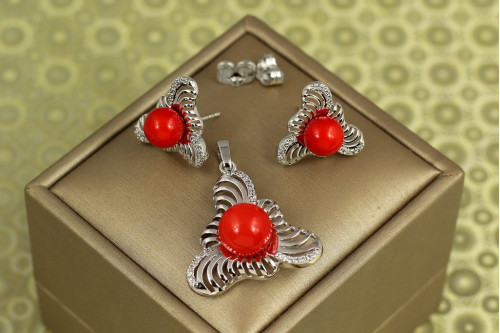 Набір Xuping Jewelry сережки гвоздики з кулоном Фізаліз з червоною перлиною сріблястий