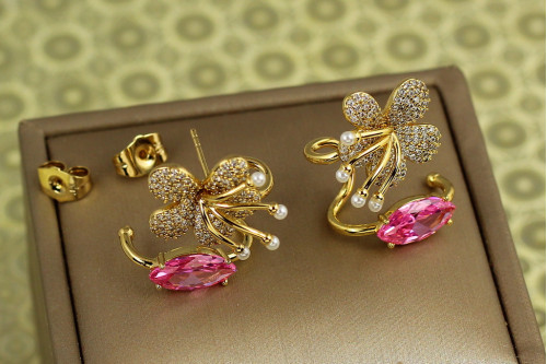 Сережки кафи Xuping Jewelry квітка з рожевим маркізом 2 см золотисті