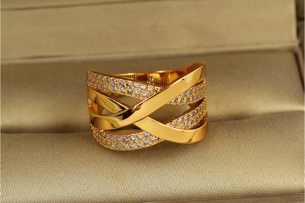 Кільце Xuping Jewelry Широке переплетіння р 19 золотисте
