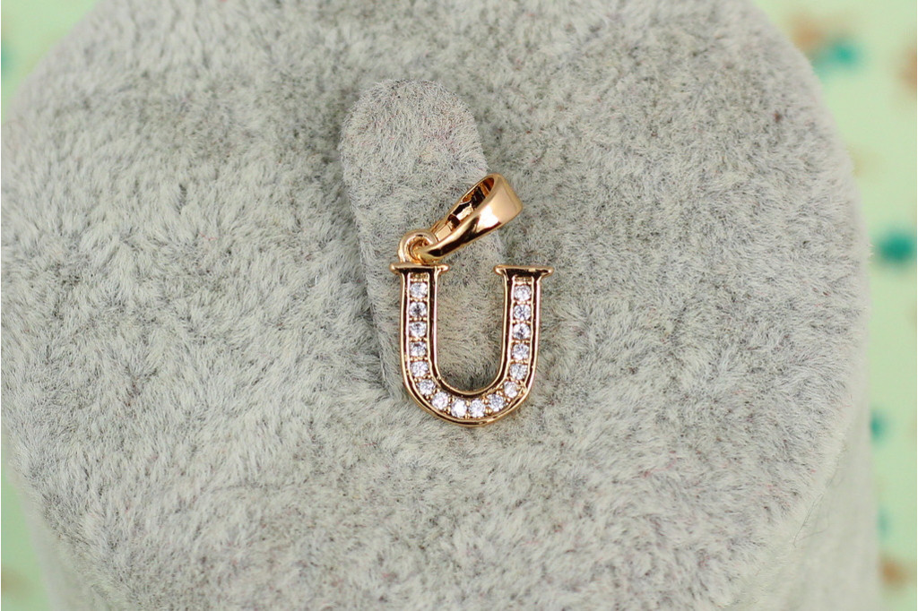 Кулон Xuping Jewelry буква U 1,2 см золотистый