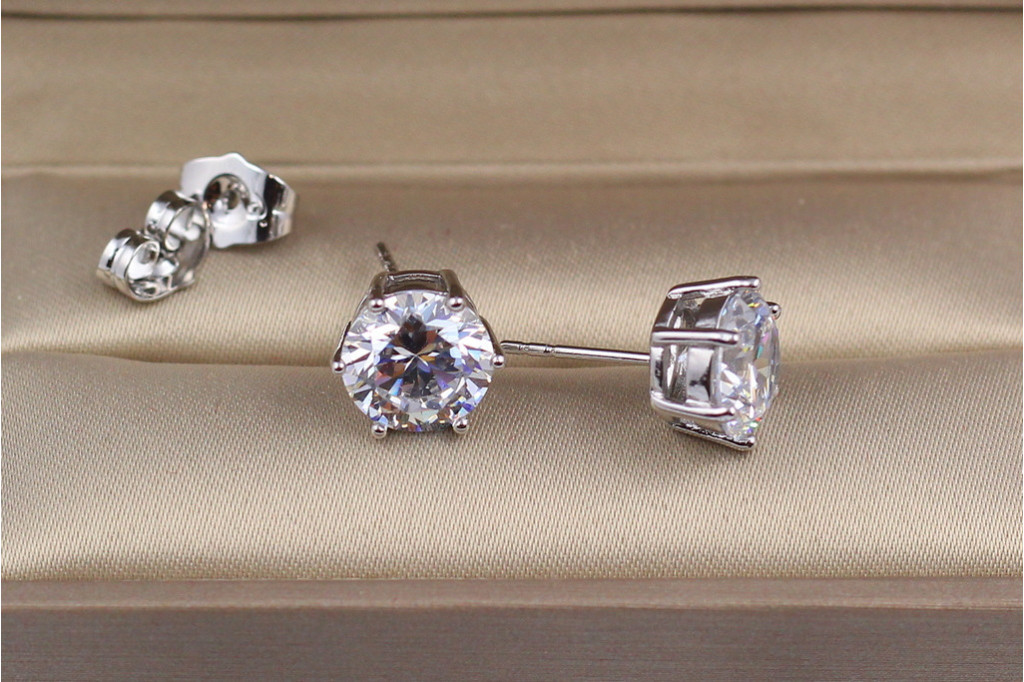 Серьги гвоздики Xuping Jewelry на шесть креплений 9 мм серебристые