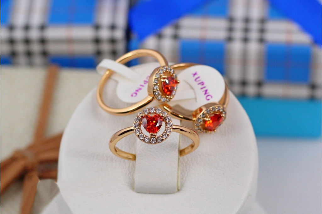 Кольцо Xuping Jewelry детское с круглым красным камнем  р 15 золотистое