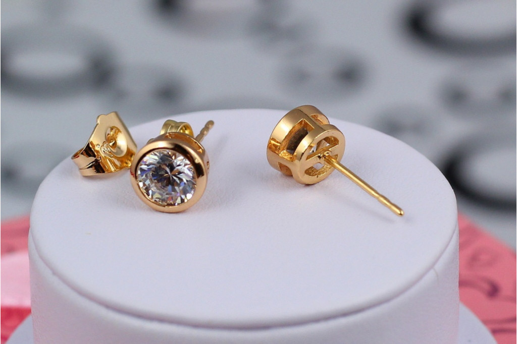 Серьги гвоздики Xuping Jewelry камешек в ободке 6 мм золотистые