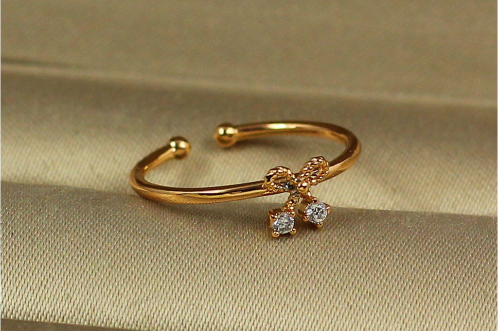 Кольцо Xuping Jewelry детское раздвижное вишенка с бантиком р14 и больше золотистое