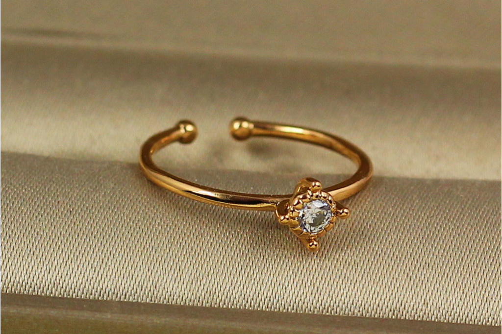 Кольцо Xuping Jewelry детское раздвижное с камнем 3 мм  р 14 и больше золотистое